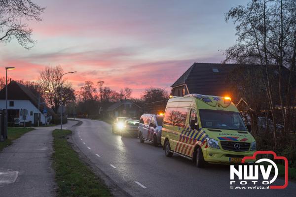 Automobilist naar het ziekenhuis na frontale botsing 't Harde - © NWVFoto.nl