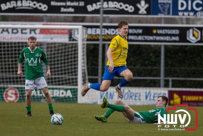 Owios haalt belangrijke drie punten binnen tegen Hatto-Heim om in de tweede klasse te kunnen blijven spelen volgend seizoen. - © NWVFoto.nl