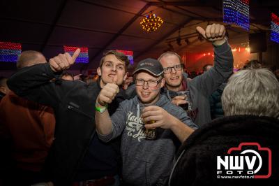 Mooi Wark, Boer Bennie en Wim Salabim gangmakers op de Oldebroeker Boerenrock avond 2023. - © NWVFoto.nl