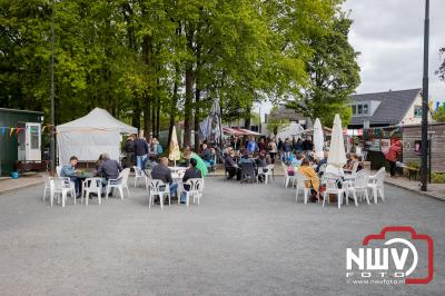Duizenden bezoeken grootste vlooienmarkt van de Noord-West Veluwe op 't Harde. - © NWVFoto.nl
