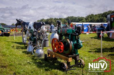 Oude ambachten auto's en tractoren, ingrediÃ«nten voor de Oldtimerdag in Hulshorst. - © NWVFoto.nl