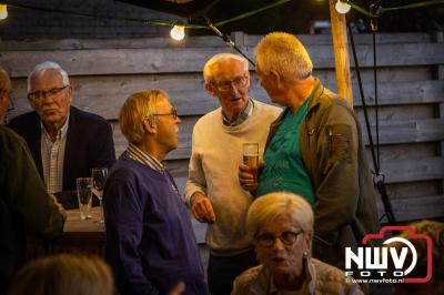 Na drie generaties Shell van der Vegte op 't Harde, konden zaterdagavond klanten proosten op dit tijdperk wat op 1 september 2023 stopt. - © NWVFoto.nl