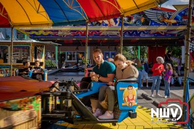 Schapenmarkt Oldebroek voor velen een familie ontmoetingsdag en lekker slenteren langs de vele marktkramen. - © NWVFoto.nl