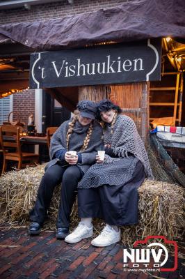 Winter in de Vestig Elburg, even terug in de tijd trekt weer veel belangstelling. - © NWVFoto.nl