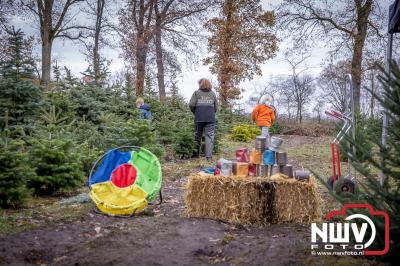 Kerstfair tussen de kerst bomen bij Franken aan de Laanzichtsweg in Oldebroek. - © NWVFoto.nl