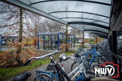 Eerste OV-fietspaviljoen van Gelderland op station 't Harde  in gebruik genomen. - © NWVFoto.nl