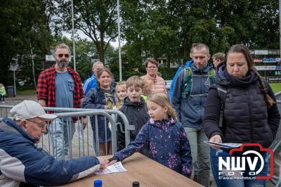 Wandelvierdaagse 2024 op 't Harde de woensdagavond. - © NWVFoto.nl