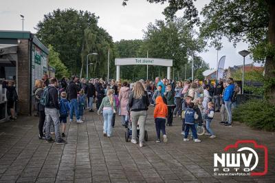 Wandelvierdaagse 2024 op 't Harde de woensdagavond. - © NWVFoto.nl