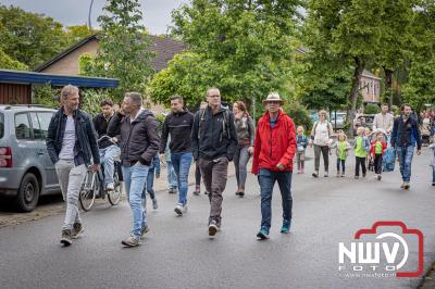 Wandelvierdaagse 2024 op 't Harde de woensdagavond. - © NWVFoto.nl