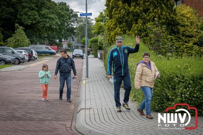 Wandelvierdaagse 2024 op 't Harde de woensdagavond. - © NWVFoto.nl