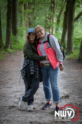 Wandelvierdaagse 2024 op 't Harde de woensdagavond. - © NWVFoto.nl