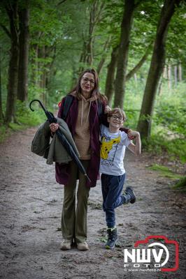 Wandelvierdaagse 2024 op 't Harde de woensdagavond. - © NWVFoto.nl