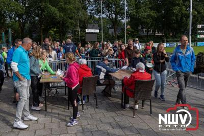 Wandelvierdaagse 2024 op 't Harde de donderdagavond. - © NWVFoto.nl