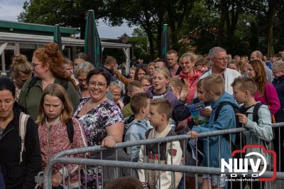 Wandelvierdaagse 2024 op 't Harde de donderdagavond. - © NWVFoto.nl