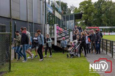 Wandelvierdaagse 2024 op 't Harde de donderdagavond. - © NWVFoto.nl