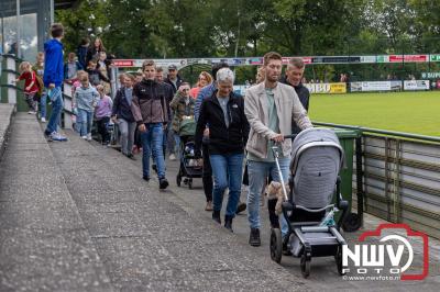 Wandelvierdaagse 2024 op 't Harde de donderdagavond. - © NWVFoto.nl