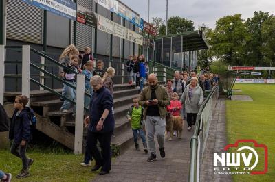 Wandelvierdaagse 2024 op 't Harde de donderdagavond. - © NWVFoto.nl