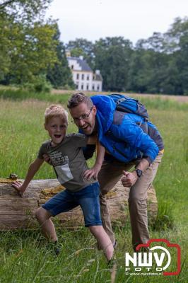 Wandelvierdaagse 2024 op 't Harde de donderdagavond. - © NWVFoto.nl