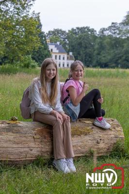 Wandelvierdaagse 2024 op 't Harde de donderdagavond. - © NWVFoto.nl