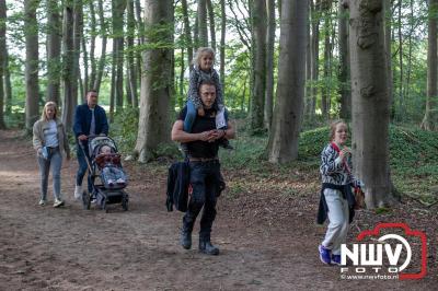 Wandelvierdaagse 2024 op 't Harde de donderdagavond. - © NWVFoto.nl