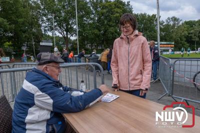 Wandelvierdaagse 2024 op 't Harde de donderdagavond. - © NWVFoto.nl