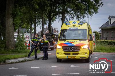 Bestuurder ziet scooter over het hoofd bij oprijden Feithenhofsweg Oldebroek. - © NWVFoto.nl