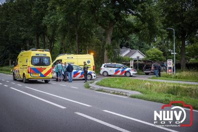 Bestuurder ziet scooter over het hoofd bij oprijden Feithenhofsweg Oldebroek. - © NWVFoto.nl