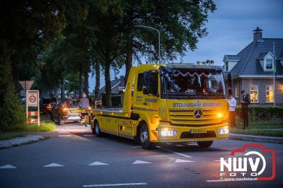 Bestuurder ziet scooter over het hoofd bij oprijden Feithenhofsweg Oldebroek. - © NWVFoto.nl