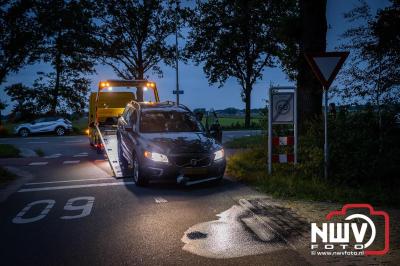 Bestuurder ziet scooter over het hoofd bij oprijden Feithenhofsweg Oldebroek. - © NWVFoto.nl