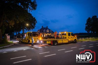 Bestuurder ziet scooter over het hoofd bij oprijden Feithenhofsweg Oldebroek. - © NWVFoto.nl