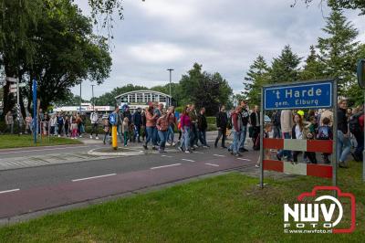 Wandelvierdaagse 2024 op 't Harde de vrijdagavond. - © NWVFoto.nl