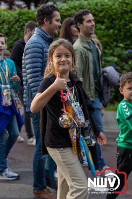 Wandelvierdaagse 2024 op 't Harde de vrijdagavond. - © NWVFoto.nl