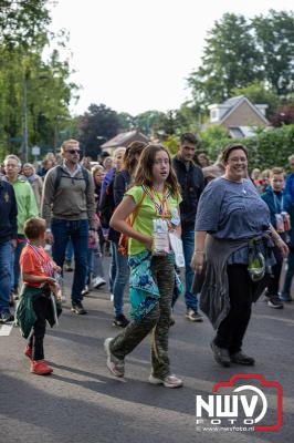 Wandelvierdaagse 2024 op 't Harde de vrijdagavond. - © NWVFoto.nl