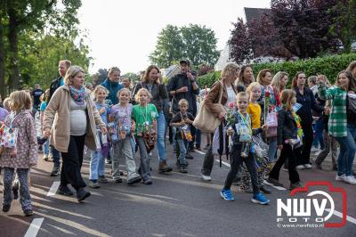 Wandelvierdaagse 2024 op 't Harde de vrijdagavond. - © NWVFoto.nl