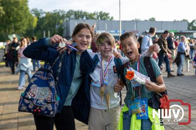 Wandelvierdaagse 2024 op 't Harde de vrijdagavond. - © NWVFoto.nl