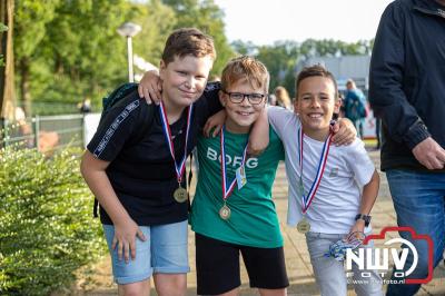 Wandelvierdaagse 2024 op 't Harde de vrijdagavond. - © NWVFoto.nl