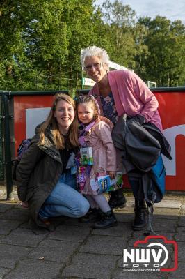 Wandelvierdaagse 2024 op 't Harde de vrijdagavond. - © NWVFoto.nl