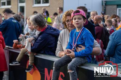 Wandelvierdaagse 2024 op 't Harde de vrijdagavond. - © NWVFoto.nl