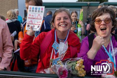 Wandelvierdaagse 2024 op 't Harde de vrijdagavond. - © NWVFoto.nl