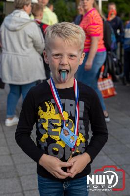 Wandelvierdaagse 2024 op 't Harde de vrijdagavond. - © NWVFoto.nl