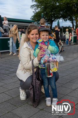 Wandelvierdaagse 2024 op 't Harde de vrijdagavond. - © NWVFoto.nl