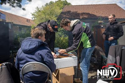 Negenentwintig deelnemers streden zaterdag voor de best gerookte paling op Noordeinde. - © NWVFoto.nl