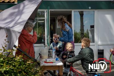 Negenentwintig deelnemers streden zaterdag voor de best gerookte paling op Noordeinde. - © NWVFoto.nl