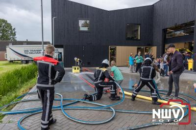 Veel activiteiten rond om de nieuwe brandweerkazerne in Oldebroek, tijdens de open dag. - © NWVFoto.nl