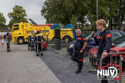 Veel activiteiten rond om de nieuwe brandweerkazerne in Oldebroek, tijdens de open dag. - © NWVFoto.nl