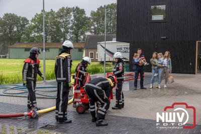 Veel activiteiten rond om de nieuwe brandweerkazerne in Oldebroek, tijdens de open dag. - © NWVFoto.nl