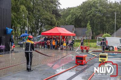 Veel activiteiten rond om de nieuwe brandweerkazerne in Oldebroek, tijdens de open dag. - © NWVFoto.nl