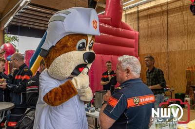 Veel activiteiten rond om de nieuwe brandweerkazerne in Oldebroek, tijdens de open dag. - © NWVFoto.nl