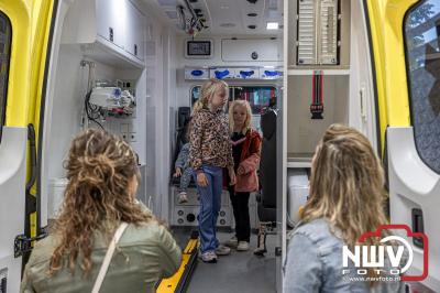 Veel activiteiten rond om de nieuwe brandweerkazerne in Oldebroek, tijdens de open dag. - © NWVFoto.nl