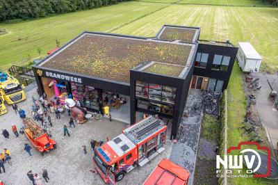 Veel activiteiten rond om de nieuwe brandweerkazerne in Oldebroek, tijdens de open dag. - © NWVFoto.nl